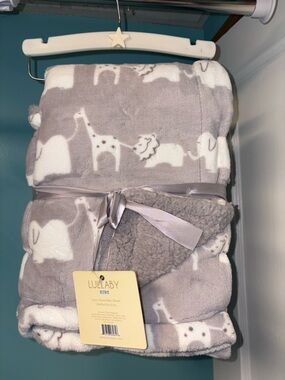Gray Safari Plush Sherpa Throw Blanket